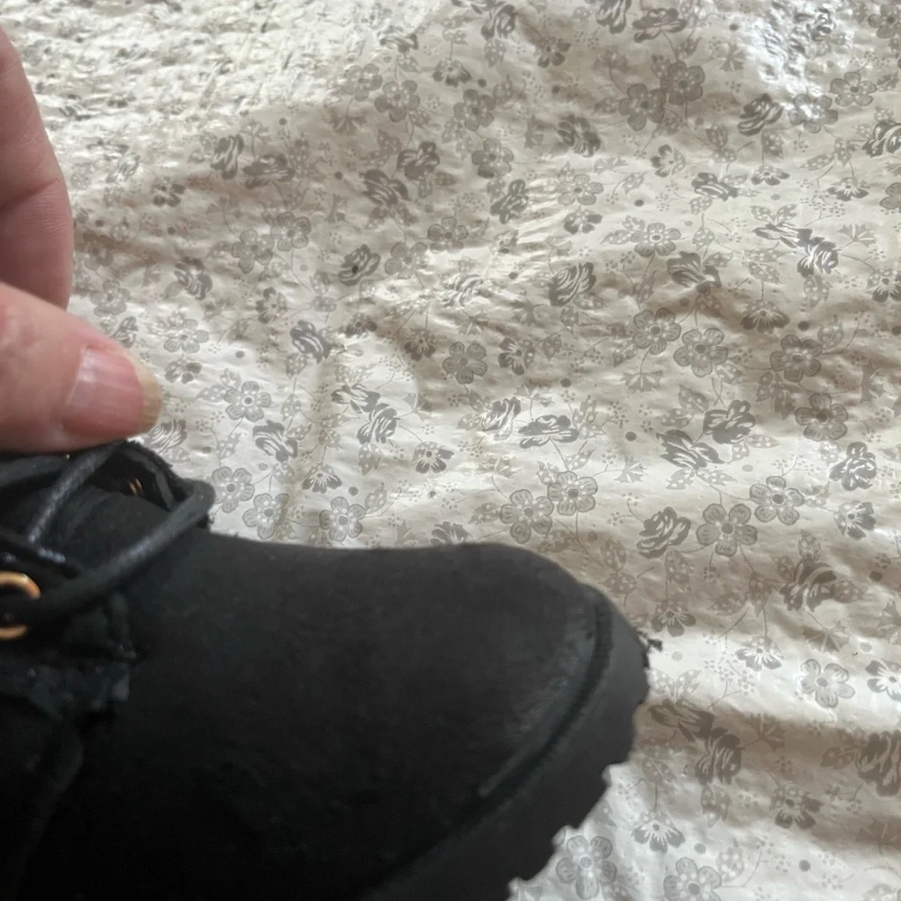 Kids Rocawear boots size 5